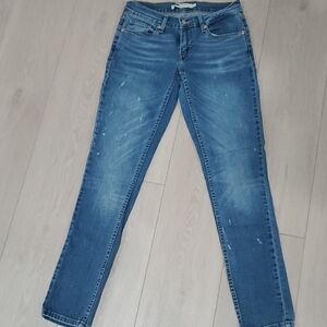 Levi's Women's Skinny Jeans in Medium Blue
